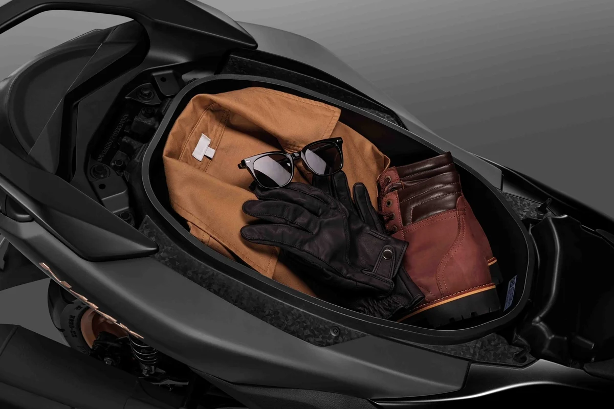 NEW YAMAHA NMAX Tech MAX THE MAX PRIDE BOOSTER